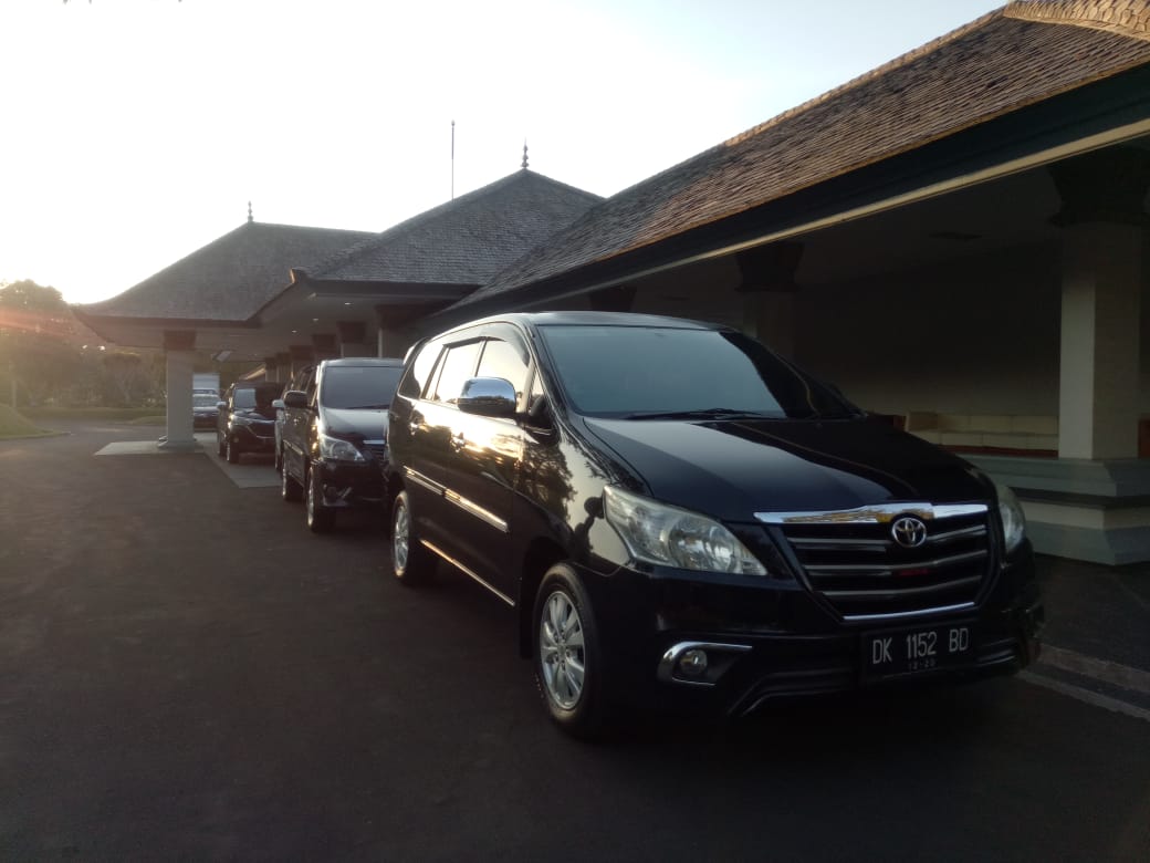 Sewa Mobil Innova di Bali - Jatayu Rental